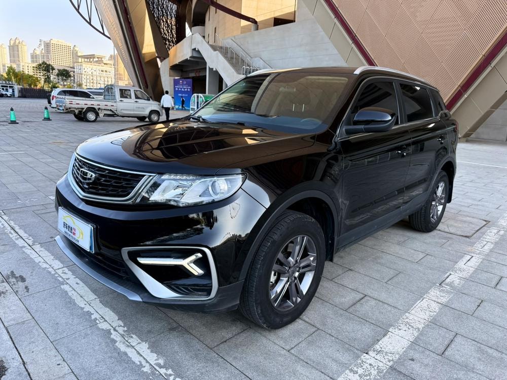 Geely Boyue 2021 — фото автомобиля 1