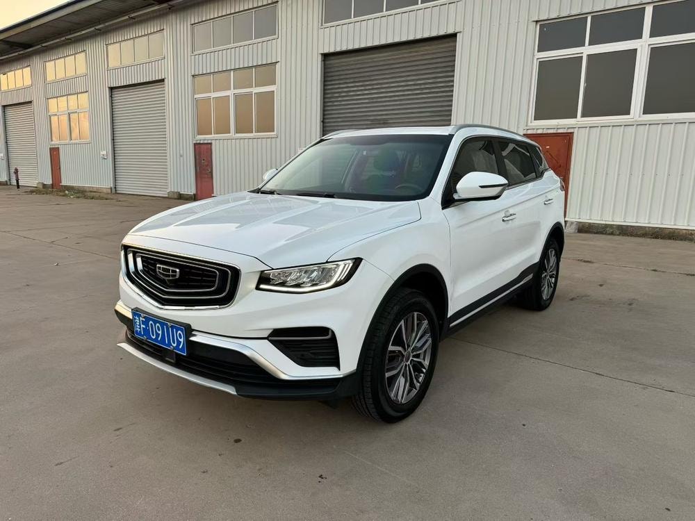 Geely Boyue 2020 — фото автомобиля