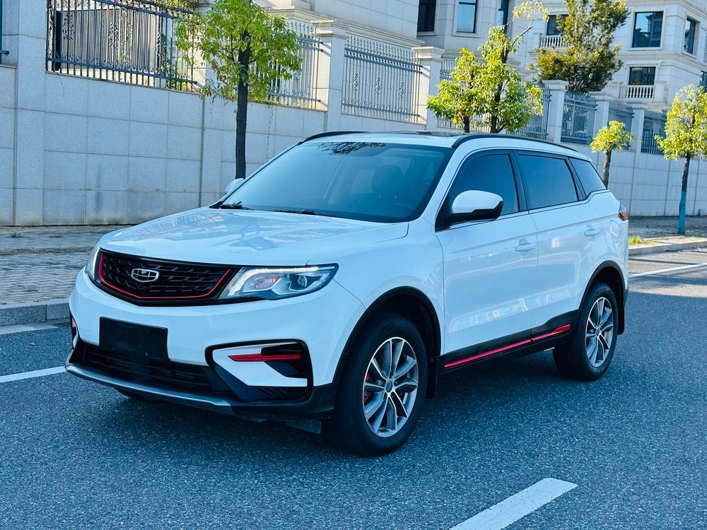 Geely Boyue 2021 — фото автомобиля 1