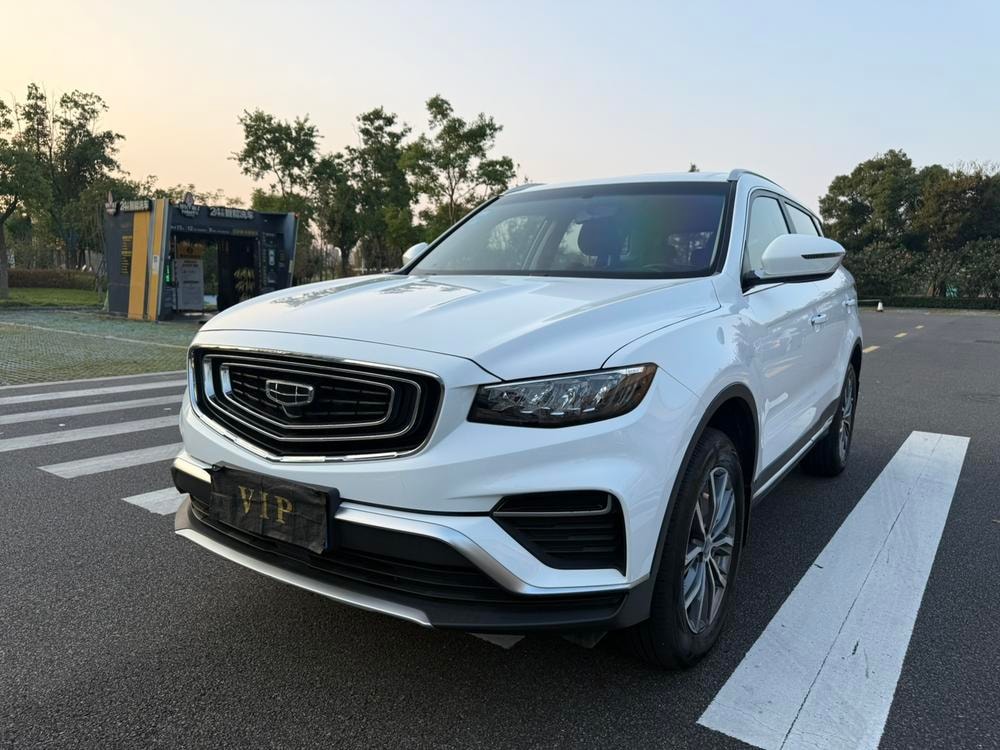 Geely Boyue 2020 — фото автомобиля