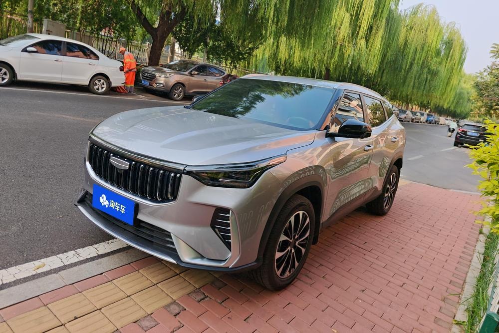 Geely Boyue 2026 — фото автомобиля 1