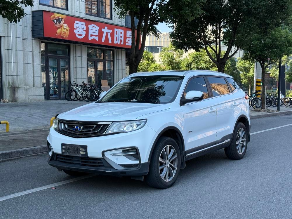 Geely Boyue 2018 — фото автомобиля