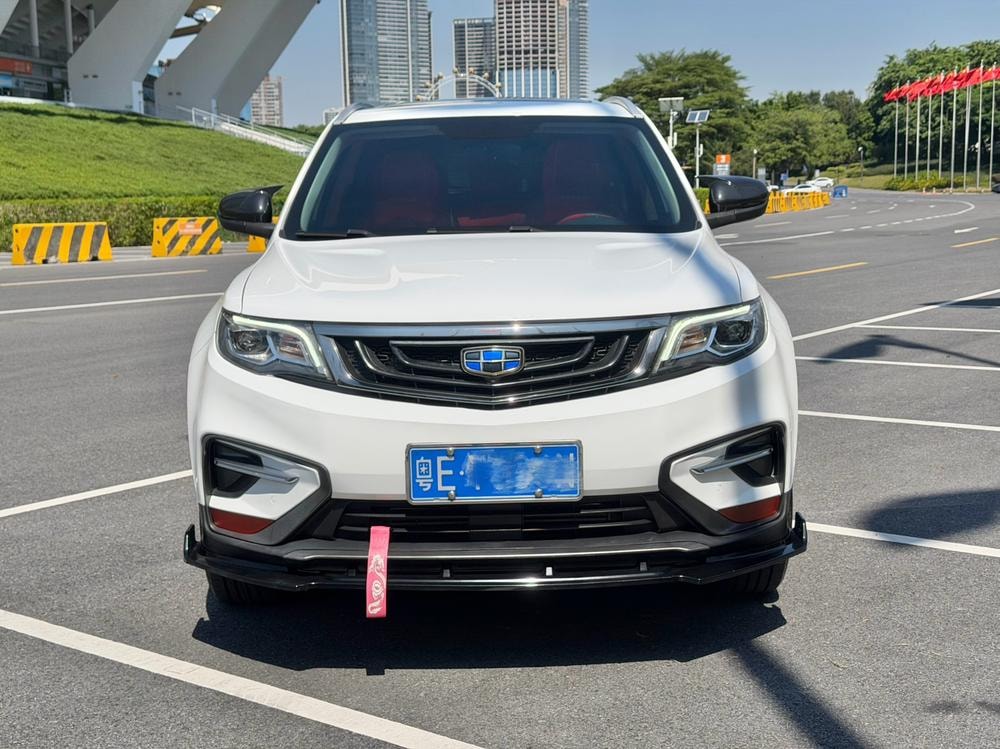 Geely Boyue 2018 — фото автомобиля 1