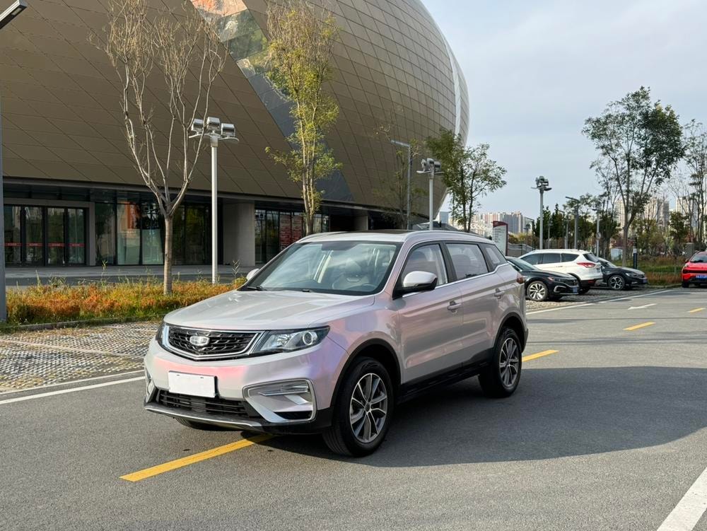 Geely Boyue 2020 — фото автомобиля