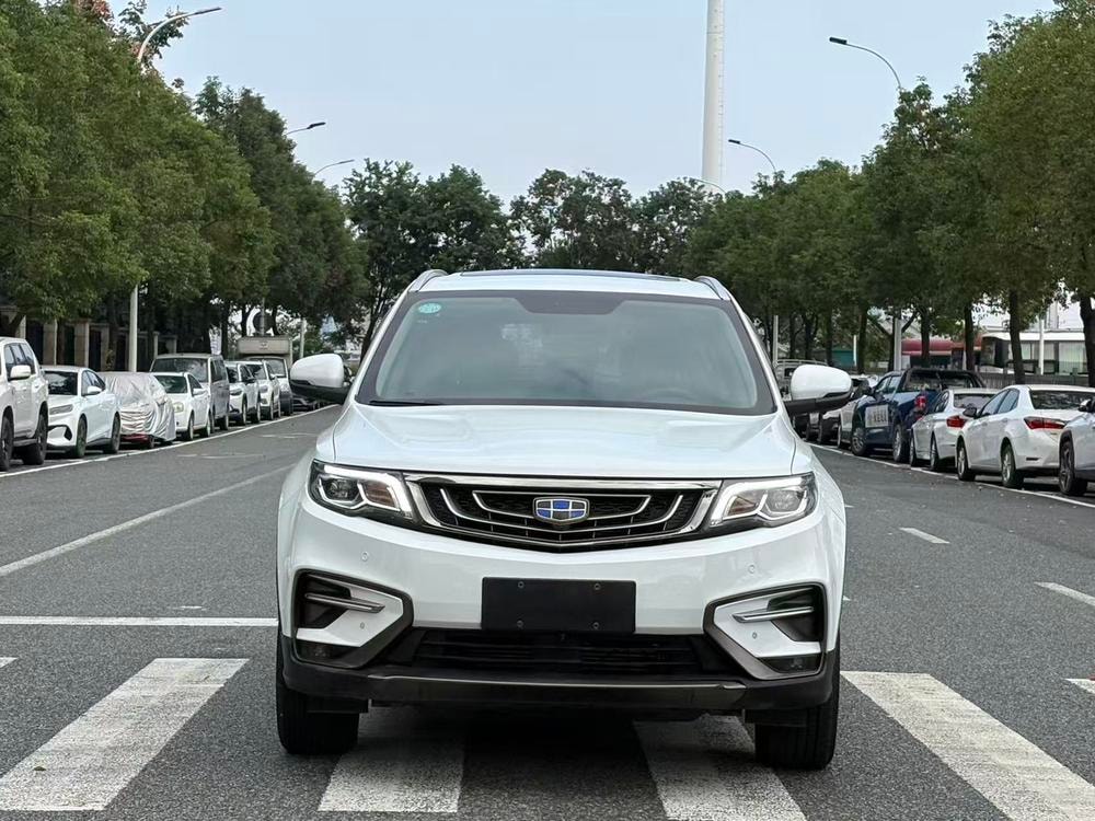 Geely Boyue 2018 — фото автомобиля