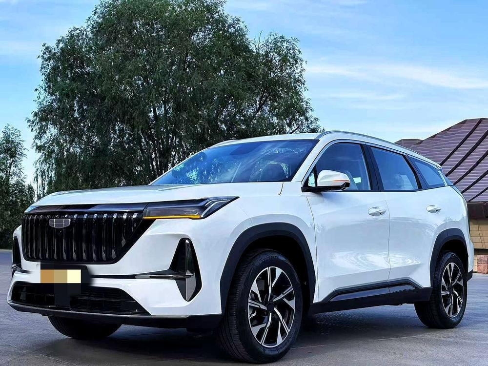 Geely Boyue L 2025 — фото автомобиля