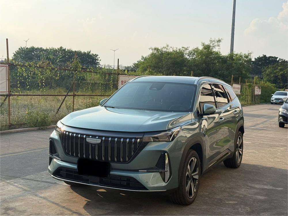 Geely Boyue L 2025 — фото автомобиля