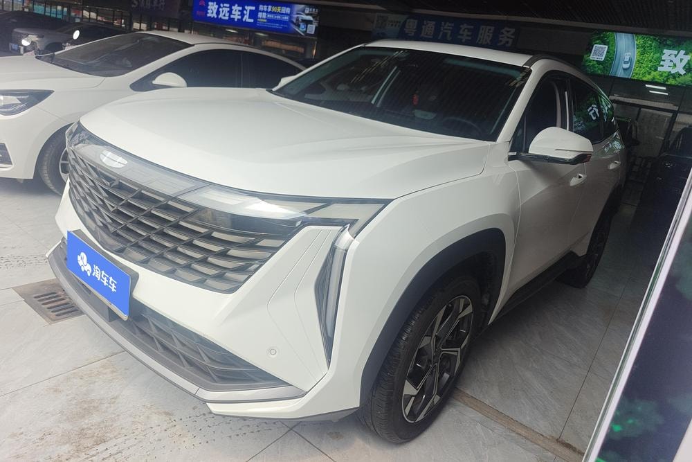 Geely Boyue L 2024 — фото автомобиля 1