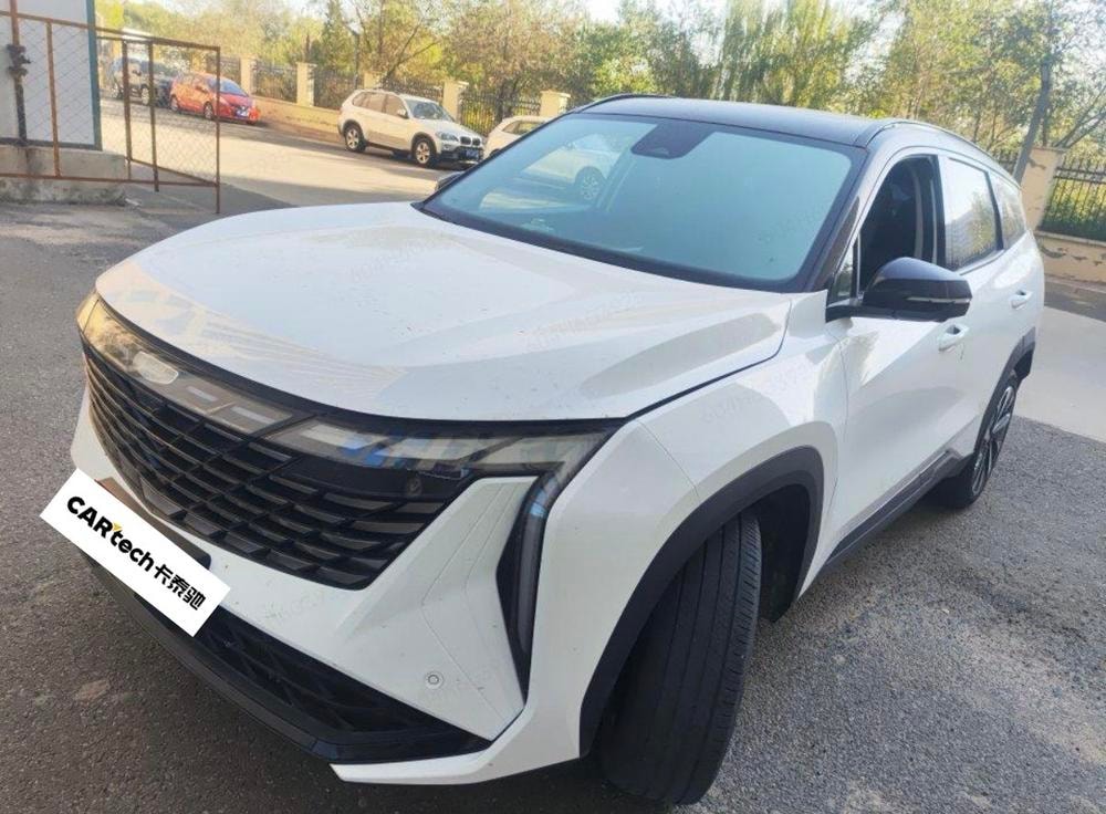 Geely Boyue L 2024 — фото автомобиля 1