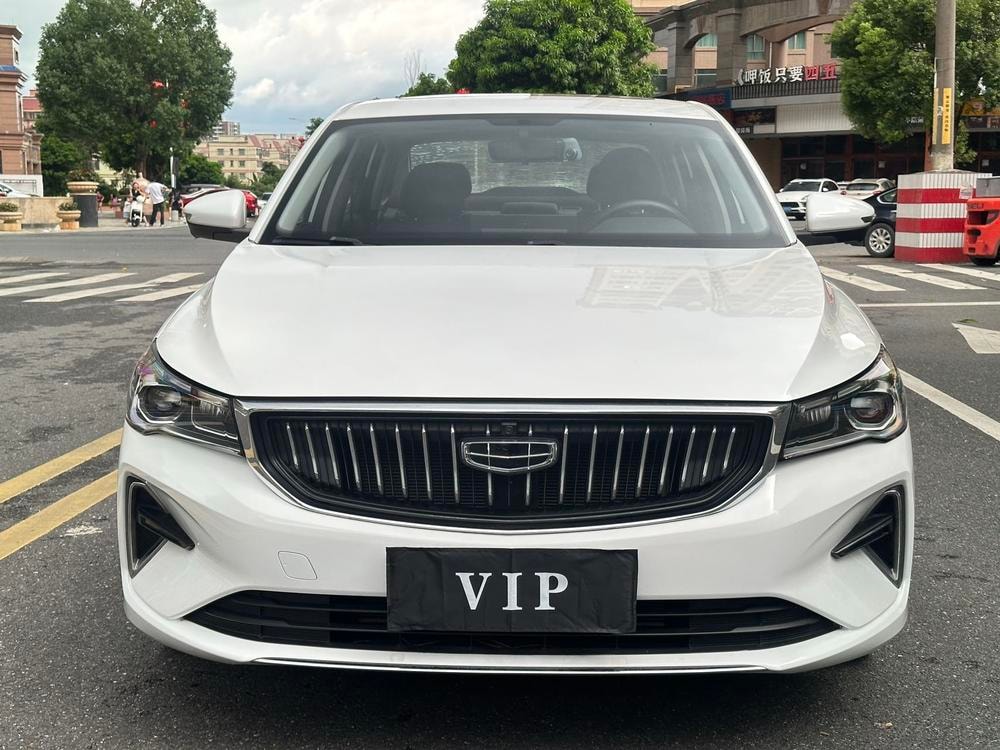 Geely Emgrand 2023 — фото автомобиля