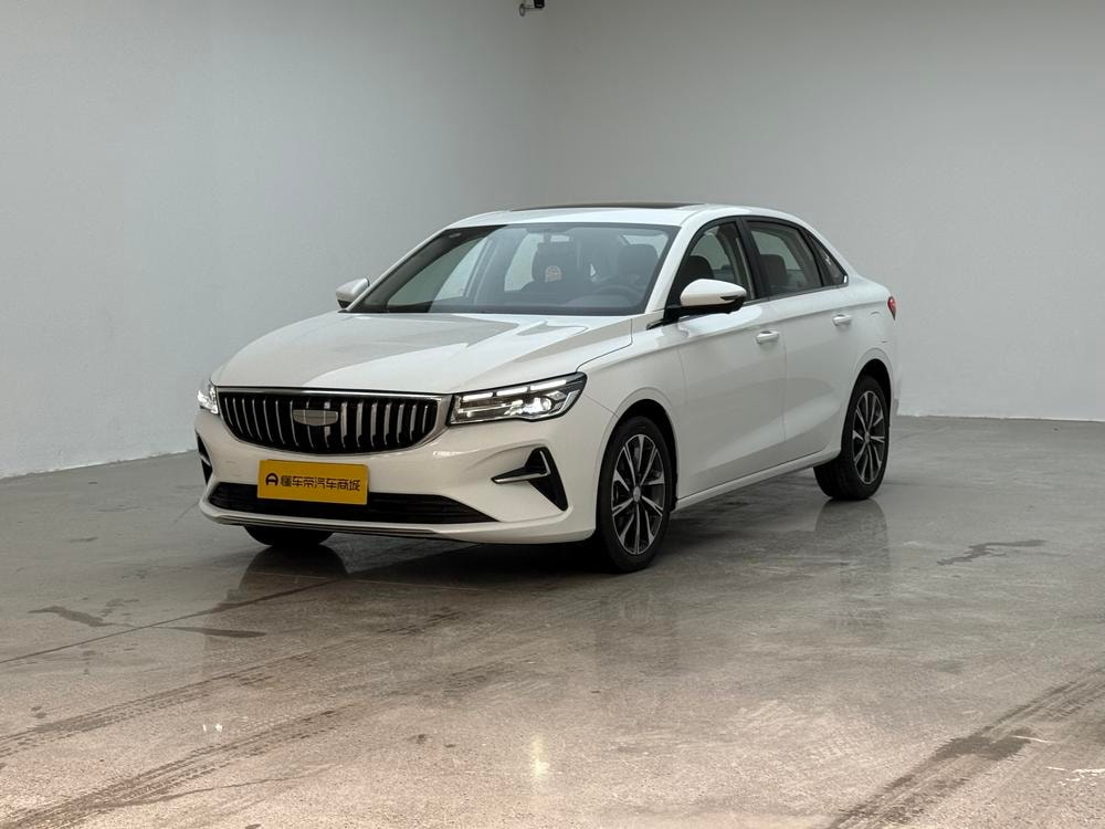 Geely Emgrand 2026 — фото автомобиля 1