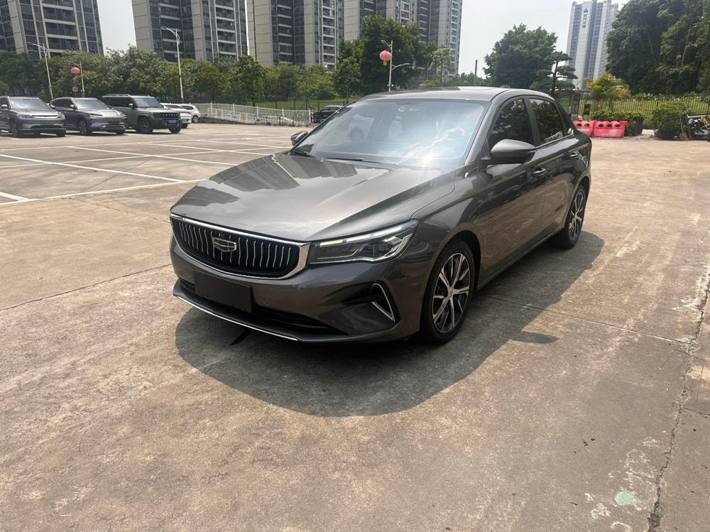 Geely Emgrand 2022 — фото автомобиля