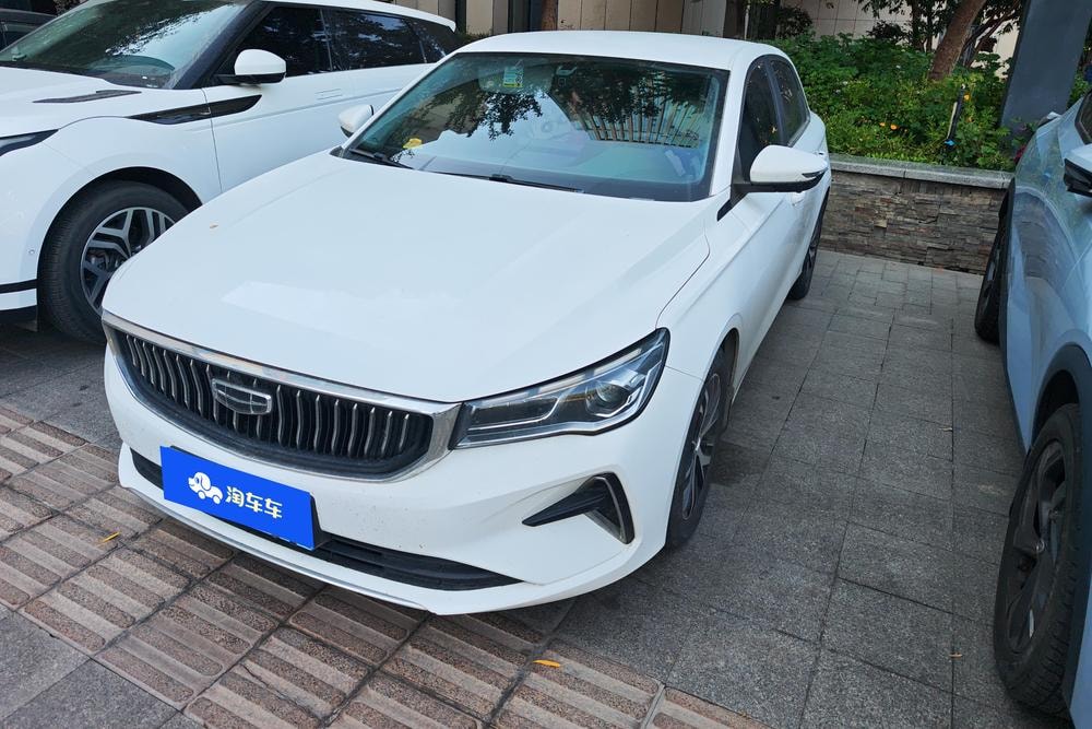 Geely Emgrand 2022 — фото автомобиля