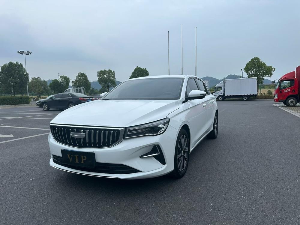 Geely Emgrand 2026 — фото автомобиля
