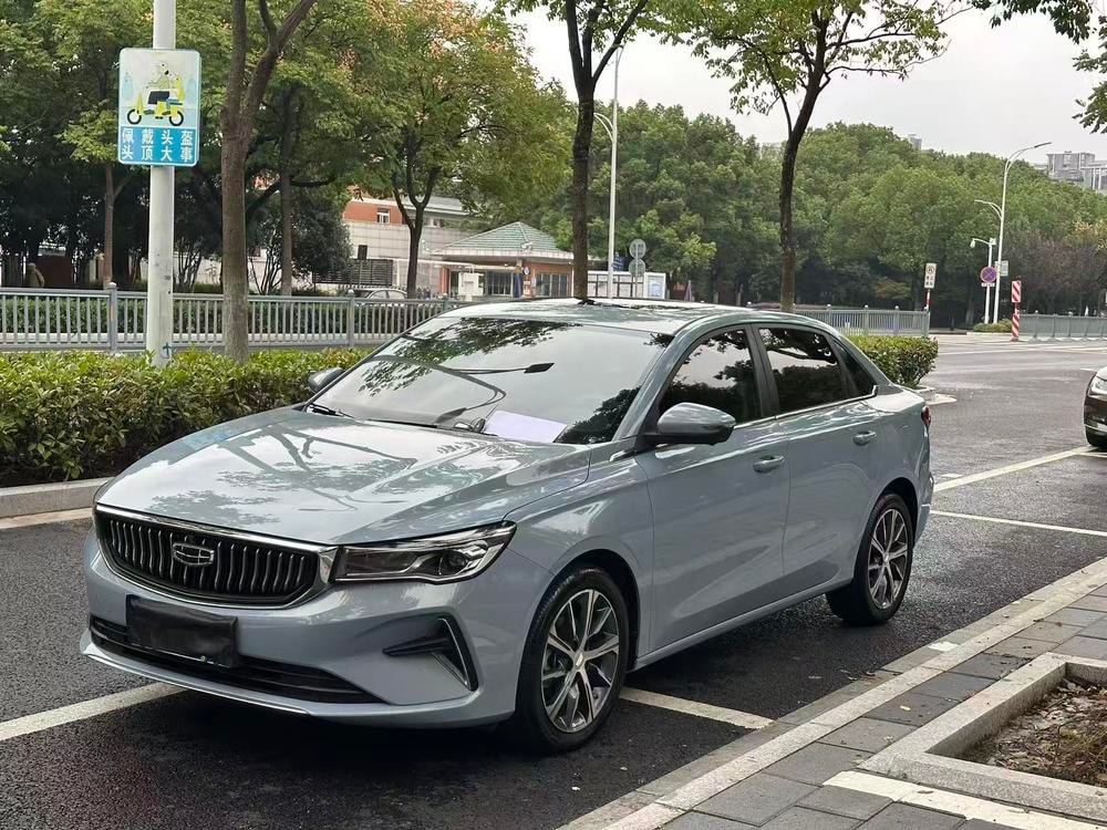 Geely Emgrand 2023 — фото автомобиля
