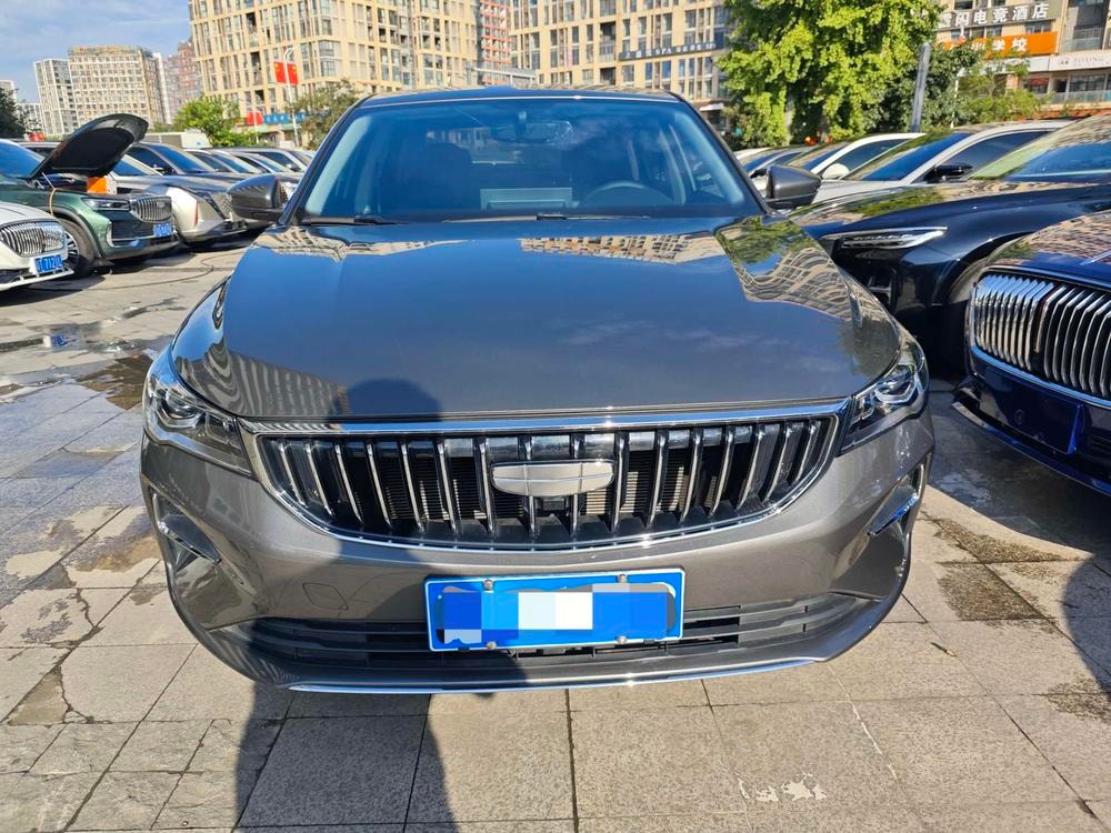 Geely Emgrand 2025 — фото автомобиля