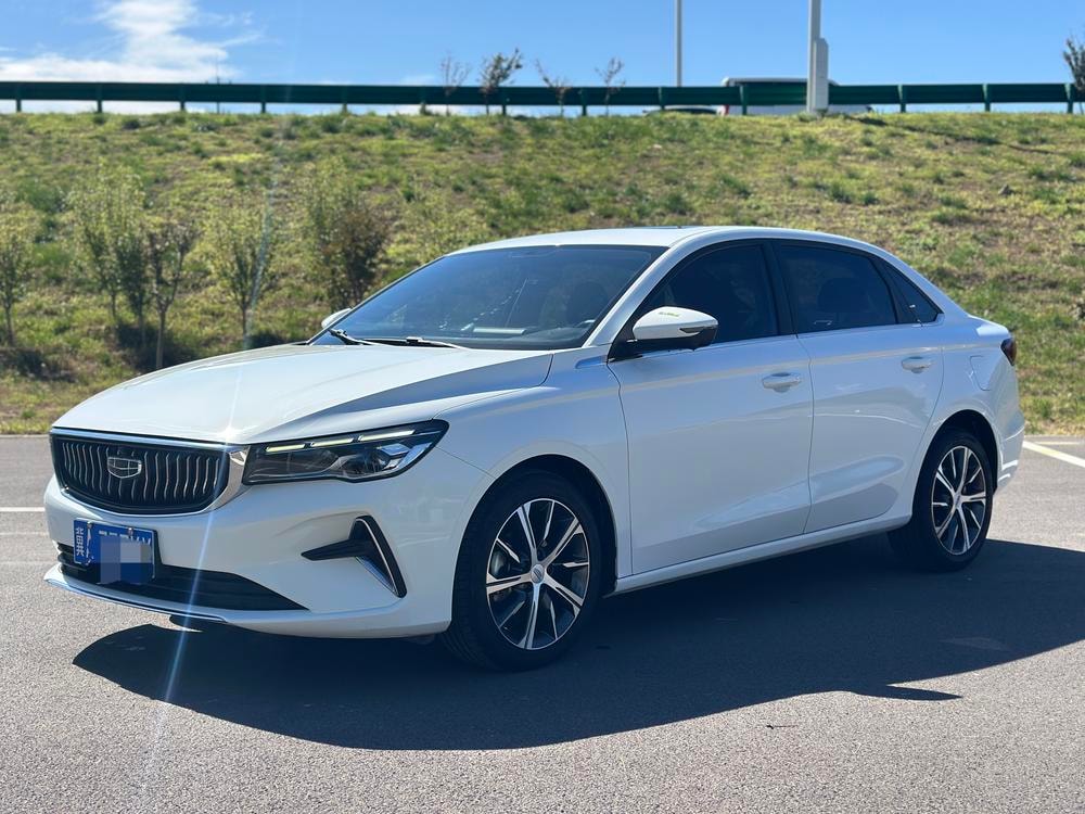Geely Emgrand 2022 — фото автомобиля
