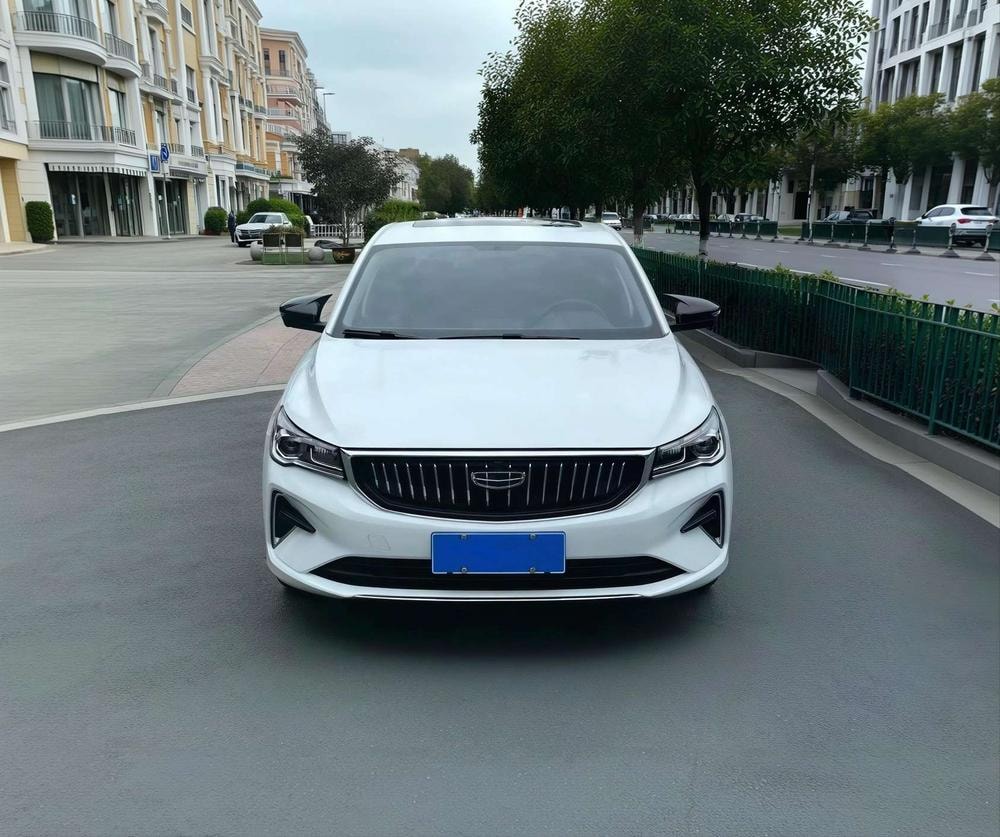 Geely Emgrand 2022 — фото автомобиля