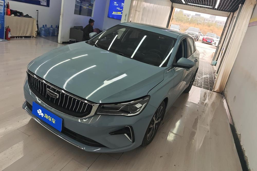 Geely Emgrand 2023 — фото автомобиля