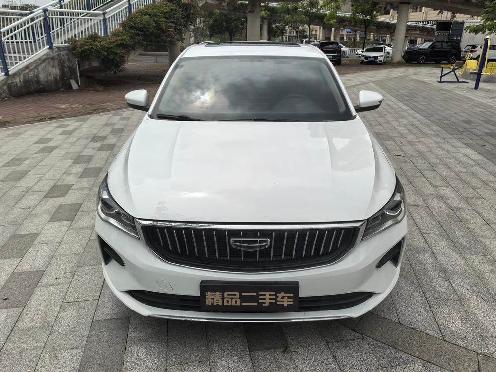 Geely Emgrand 2022 — фото автомобиля