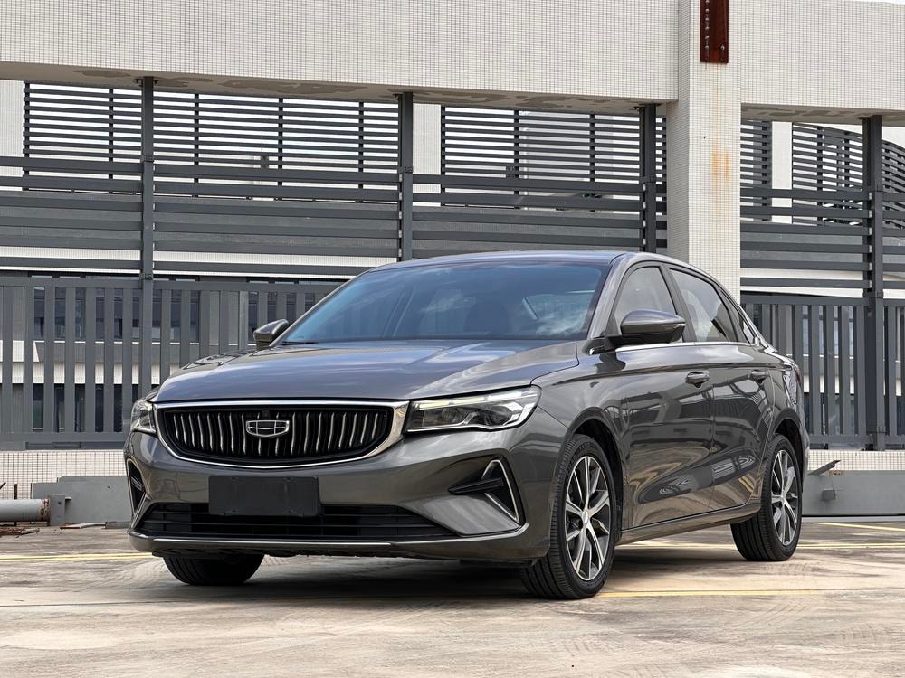 Geely Emgrand 2022 — фото автомобиля