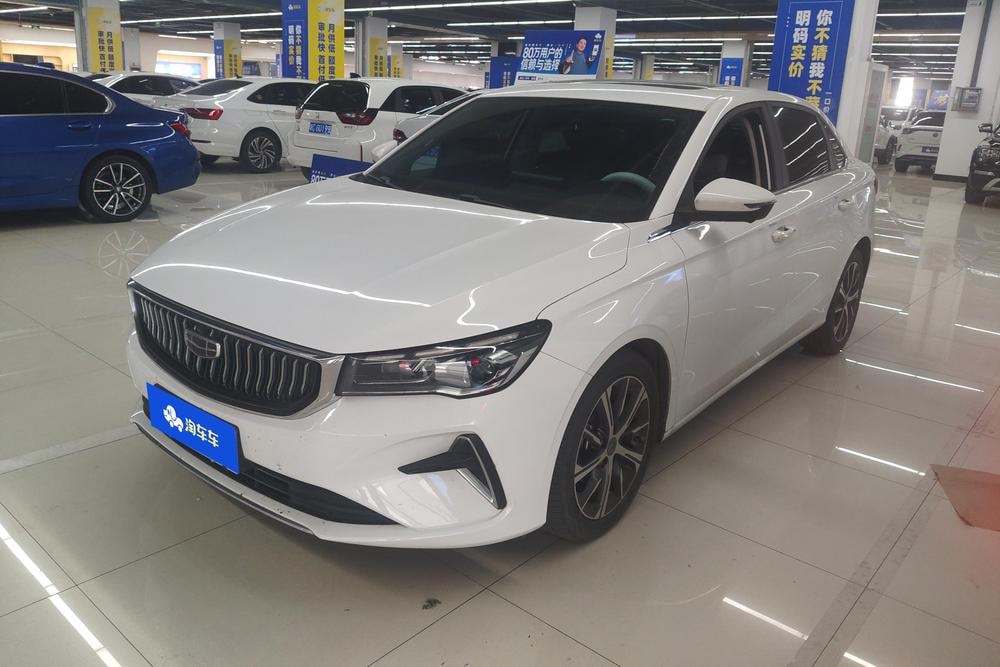 Geely Emgrand 2022 — фото автомобиля