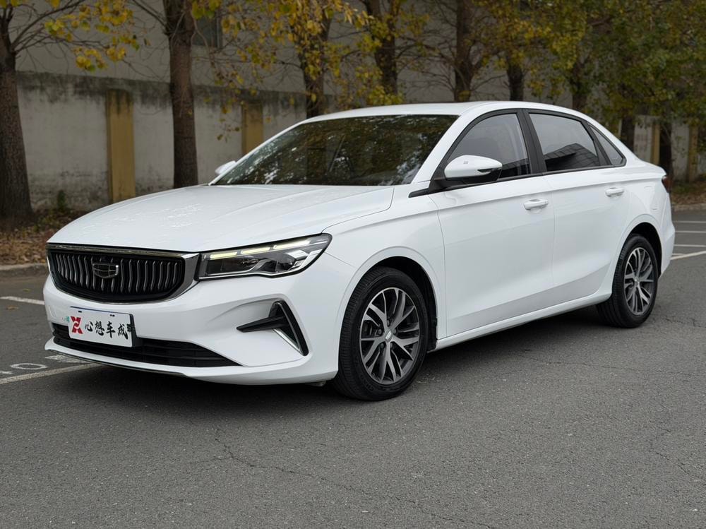 Geely Emgrand 2022 — фото автомобиля
