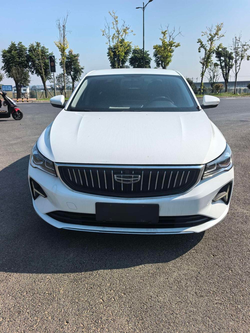 Geely Emgrand 2022 — фото автомобиля