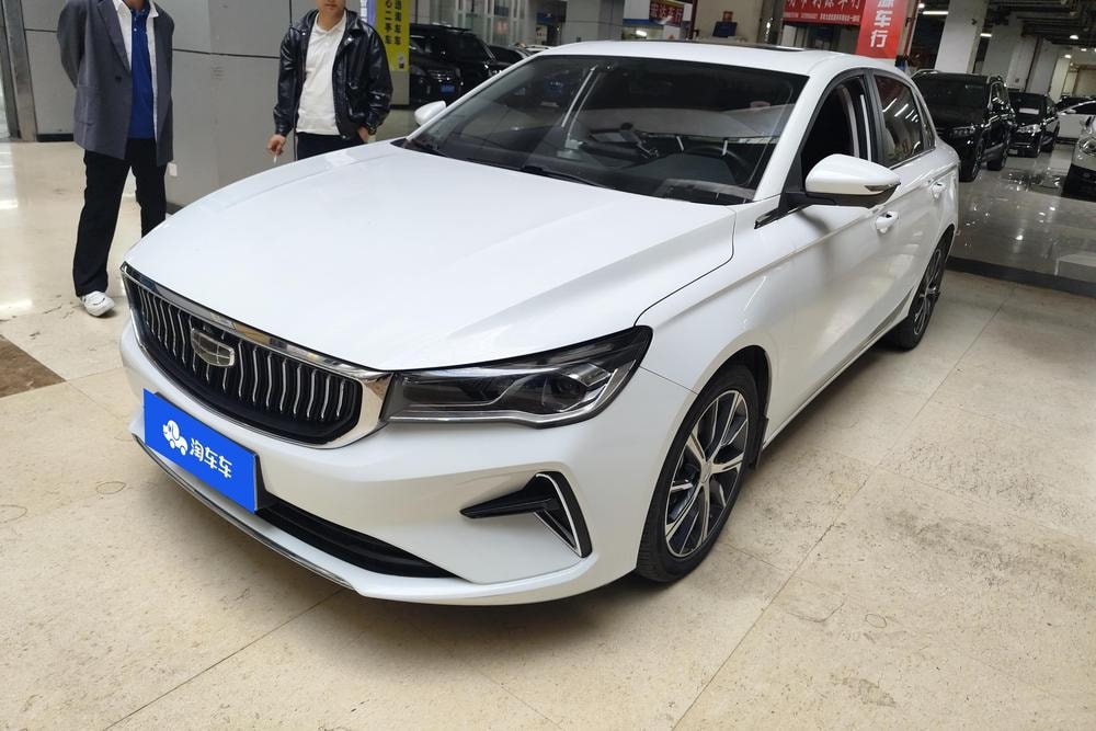 Geely Emgrand 2022 — фото автомобиля