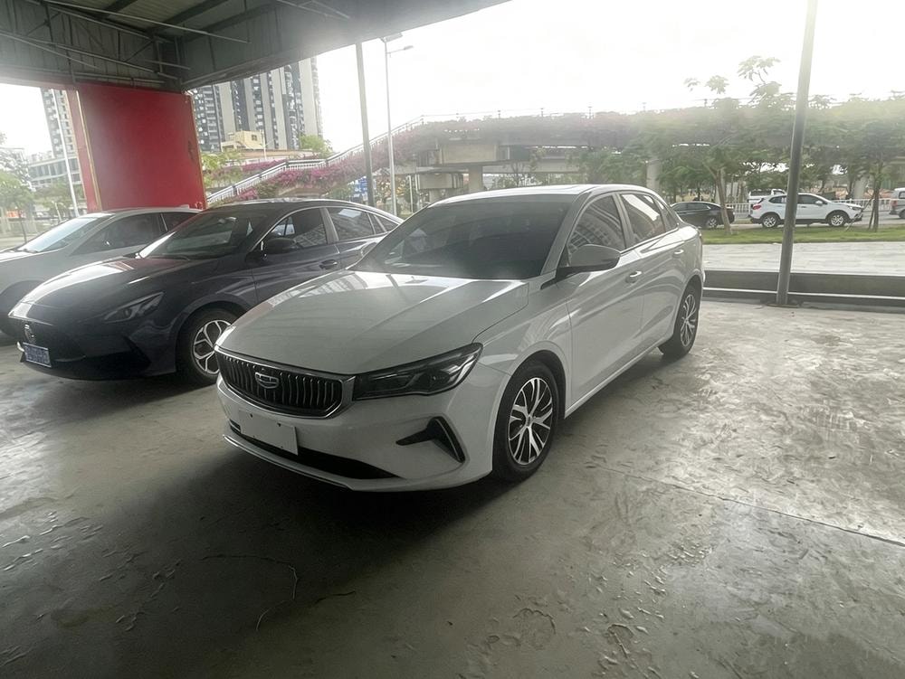 Geely Emgrand 2023 — фото автомобиля