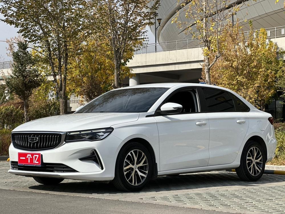 Geely Emgrand 2023 — фото автомобиля