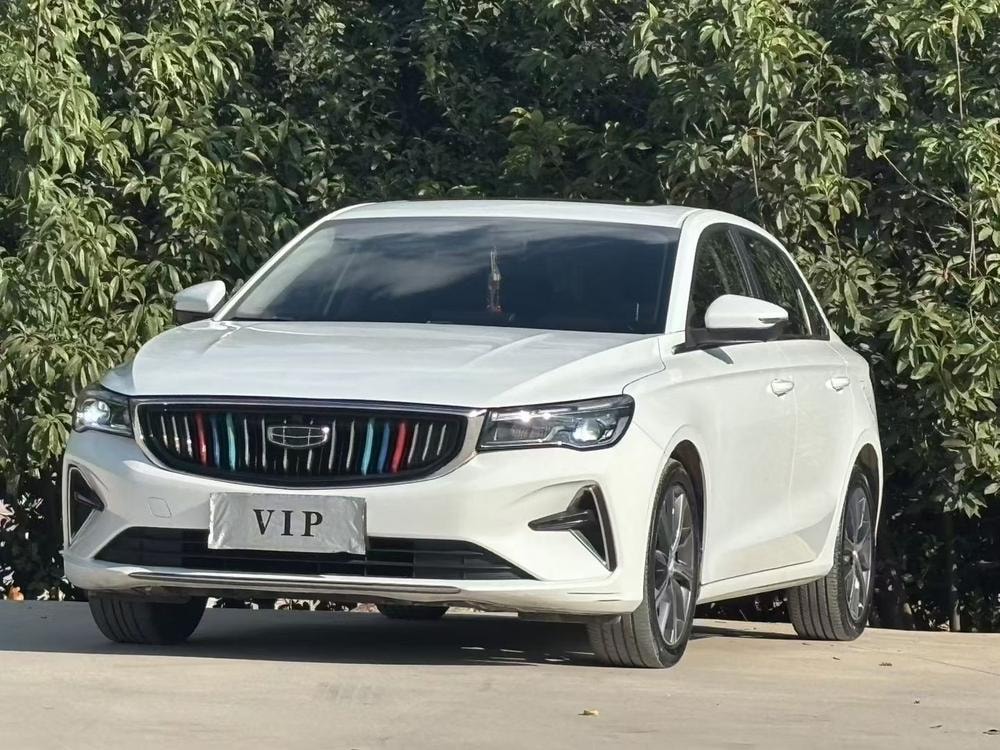 Geely Emgrand 2022 — фото автомобиля