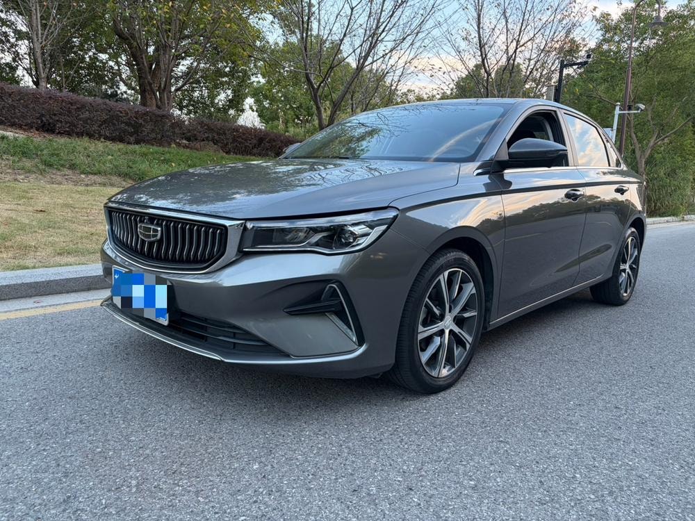 Geely Emgrand 2023 — фото автомобиля