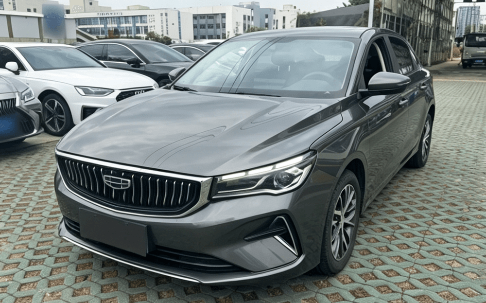 Geely Emgrand 2022 — фото автомобиля