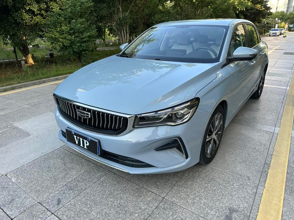 Geely Emgrand 2023 — фото автомобиля