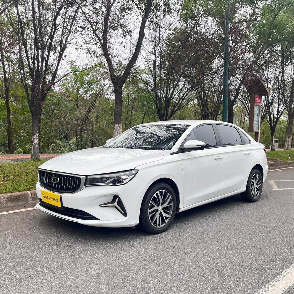 Geely Emgrand 2023 — фото автомобиля