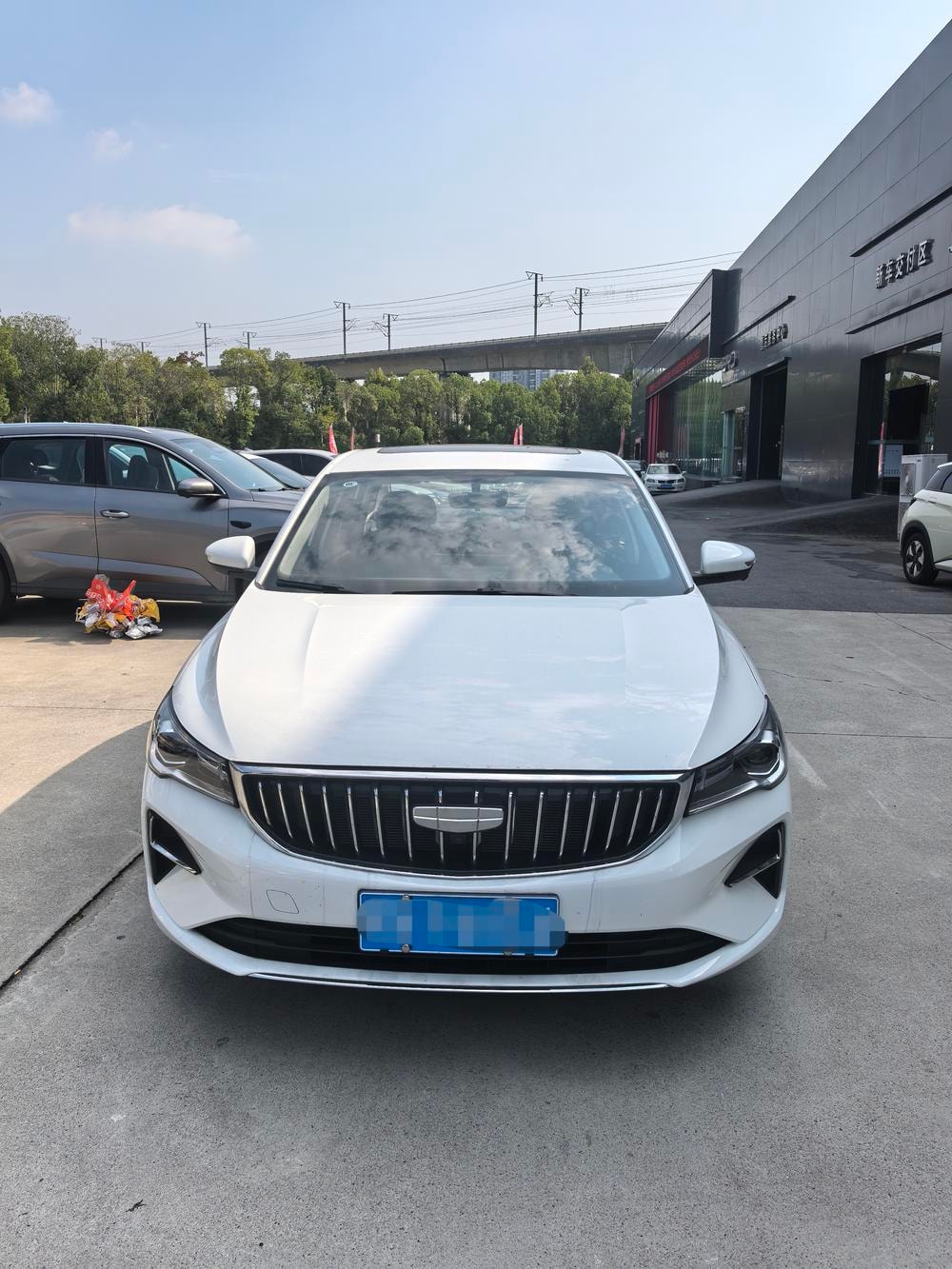 Geely Emgrand 2026 — фото автомобиля