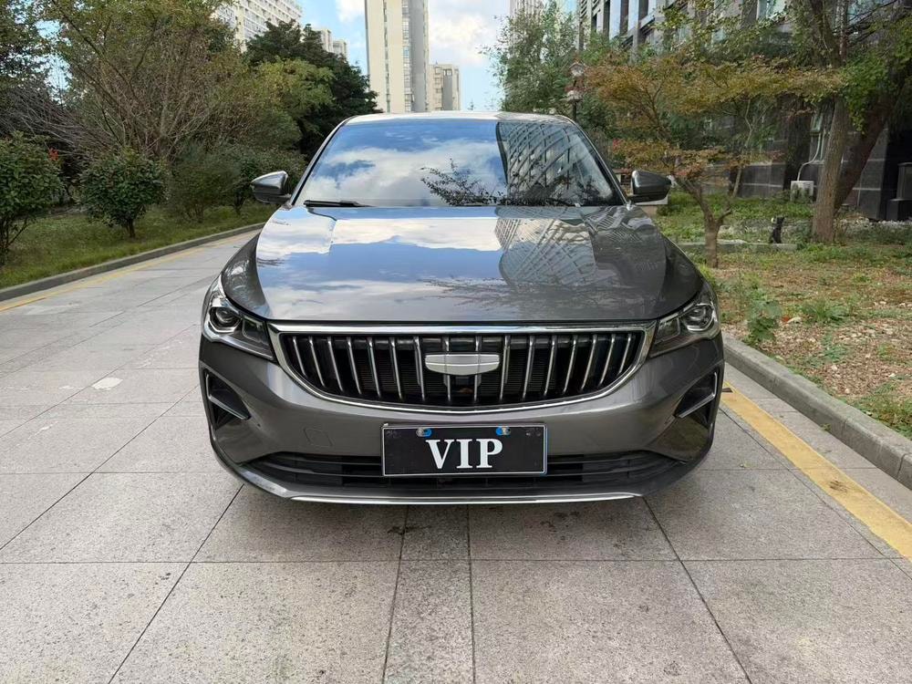 Geely Emgrand 2025 — фото автомобиля