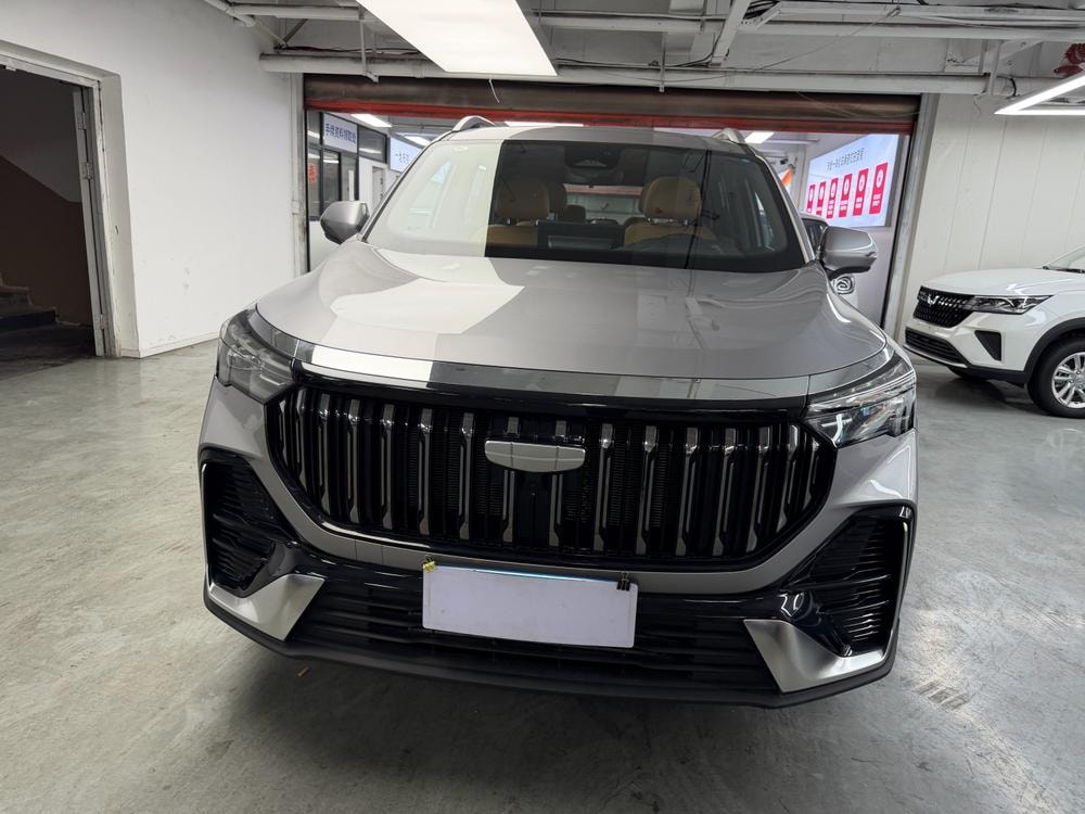 Geely Haoyue L 2025 — фото автомобиля 1