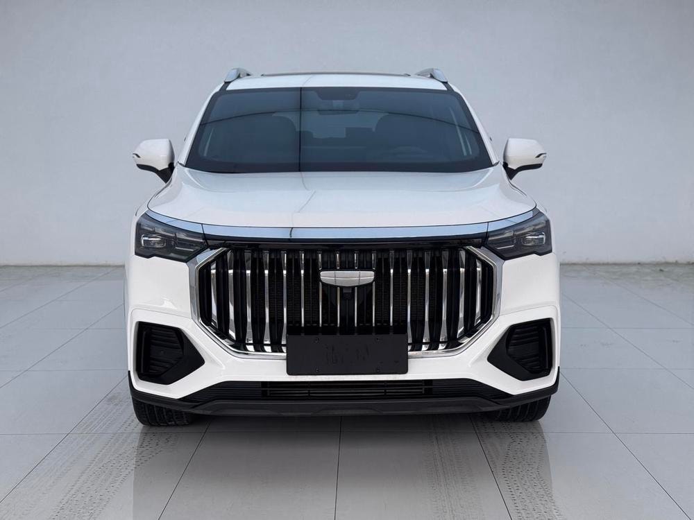 Geely Haoyue L 2024 — фото автомобиля 1