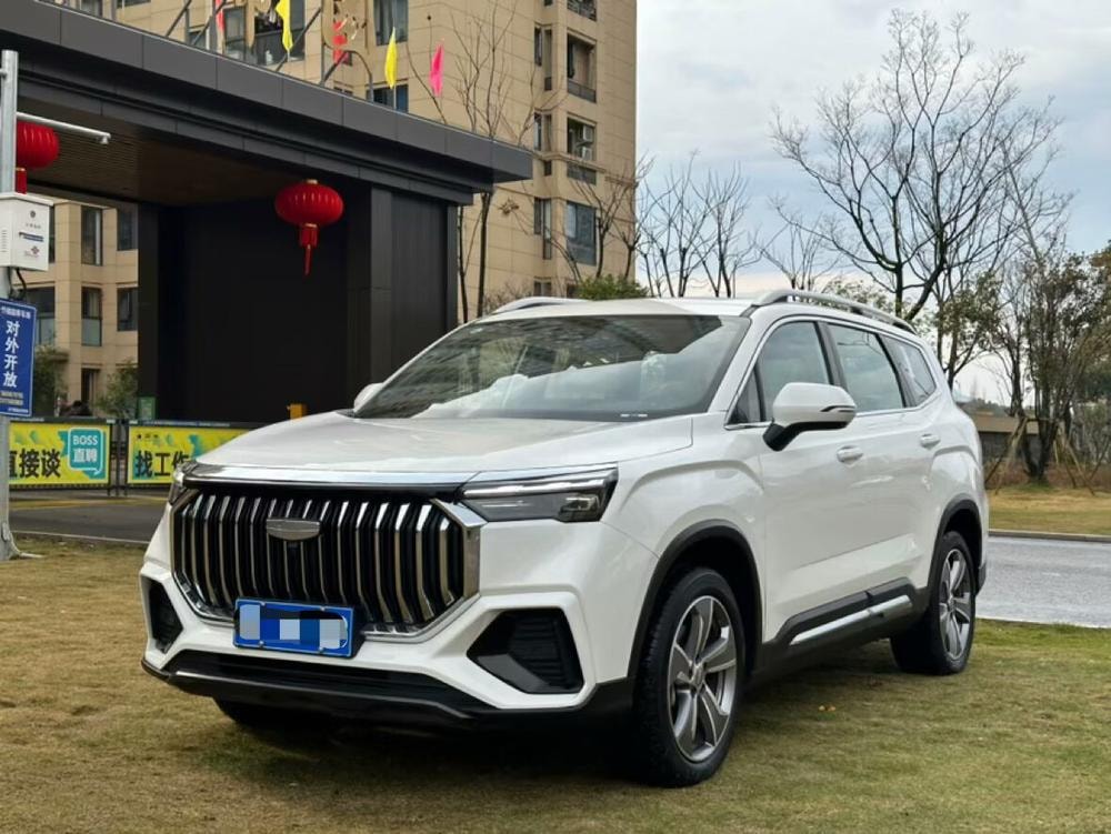 Geely Haoyue L 2023 — фото автомобиля 1