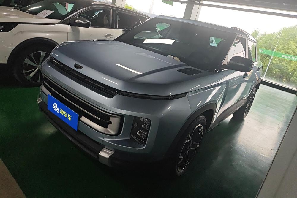 Geely ICON 2023 — фото автомобиля