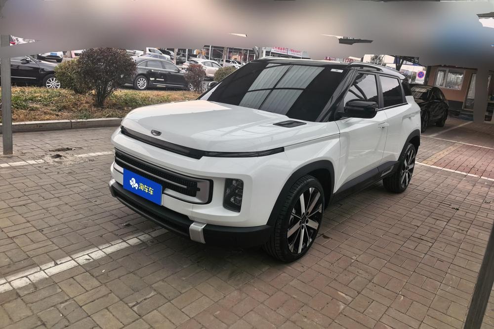 Geely ICON 2023 — фото автомобиля 1