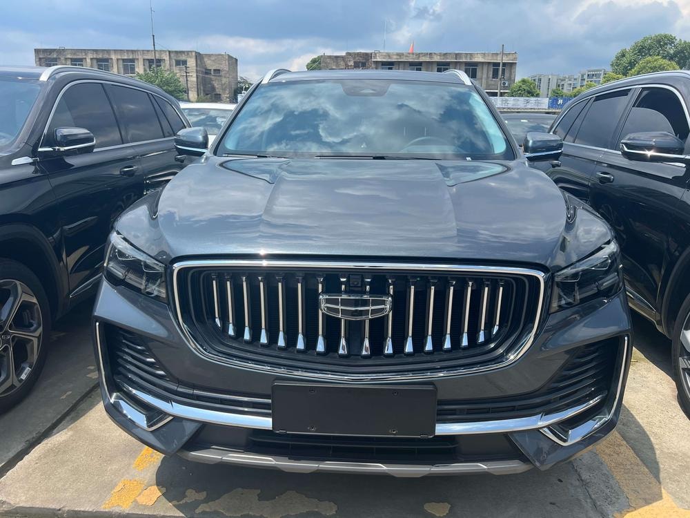 Geely Xingyue L 2024 — фото автомобиля 1