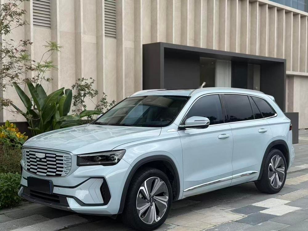 Geely Xingyue L 2022 — фото автомобиля 1