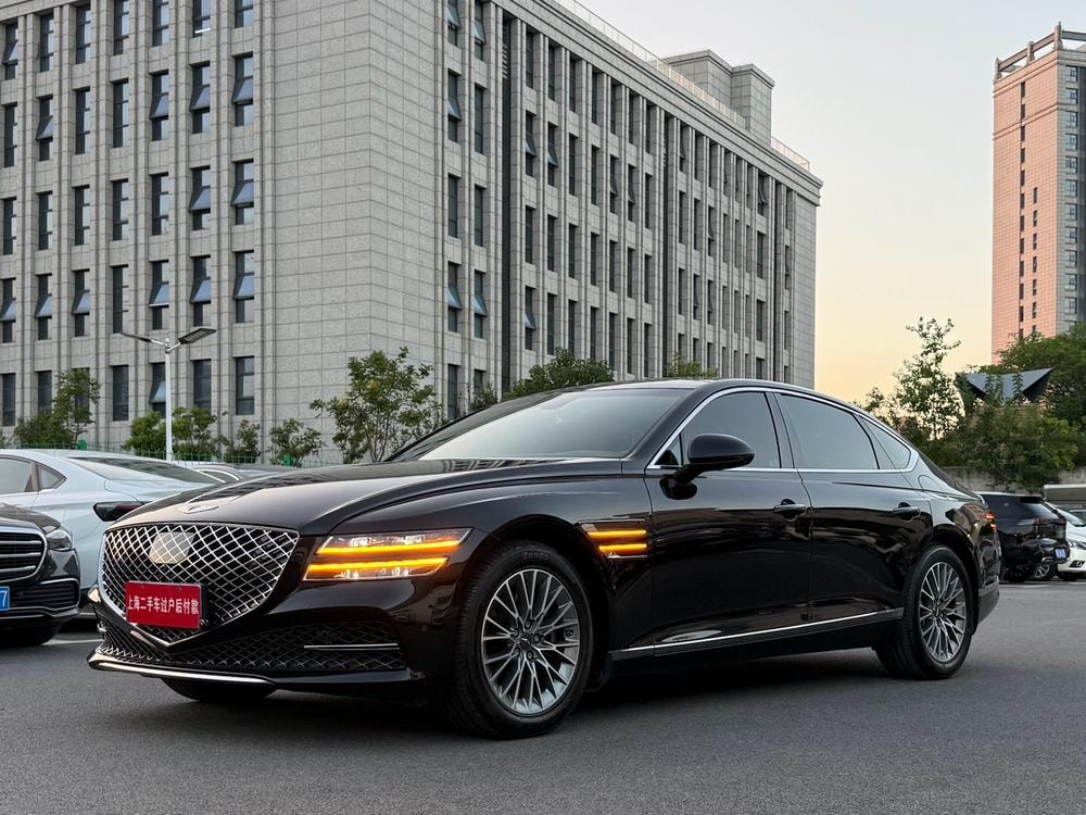 Genesis G80 2023 — фото автомобиля