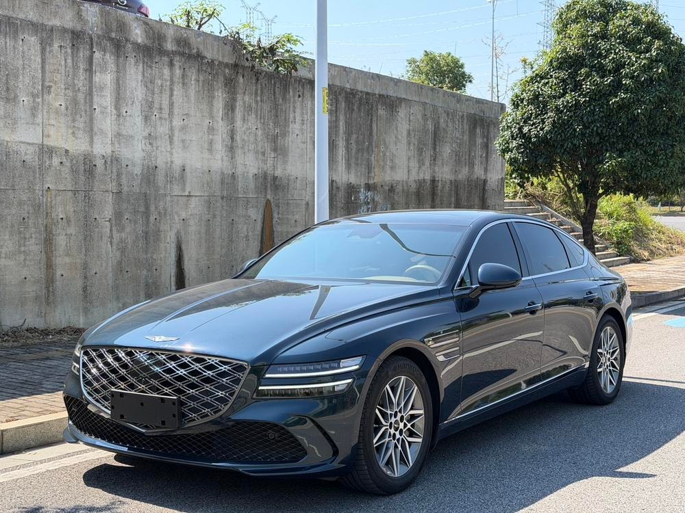Genesis G80 2024 — фото автомобиля