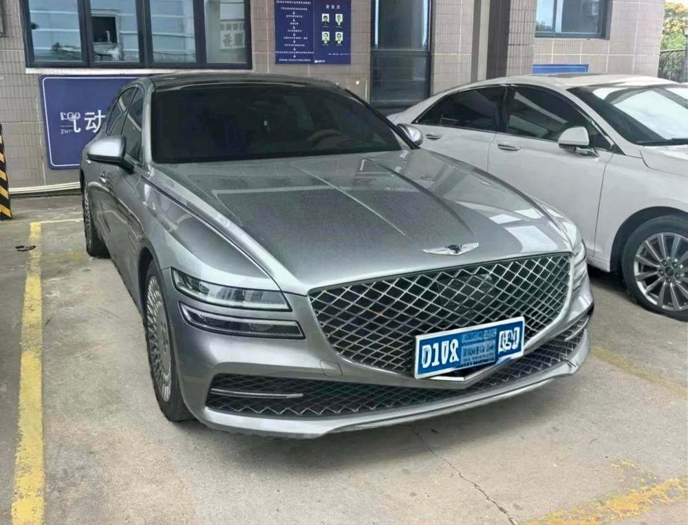 Genesis G80 2023 — фото автомобиля