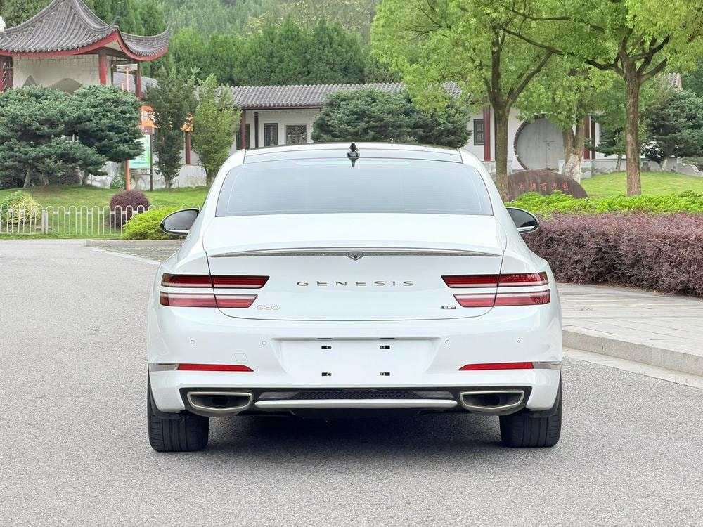 Genesis G80 2023 — фото автомобиля