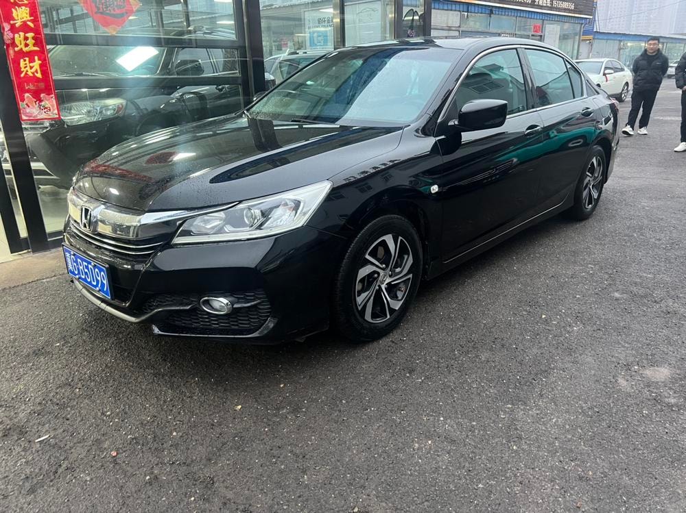Honda Accord 2016 — фото автомобиля 1